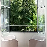 D'hotes Eden Ouest Bed & Breakfast