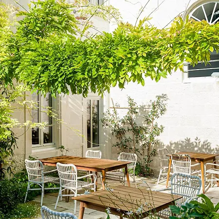 D'hotes Eden Ouest Bed & Breakfast