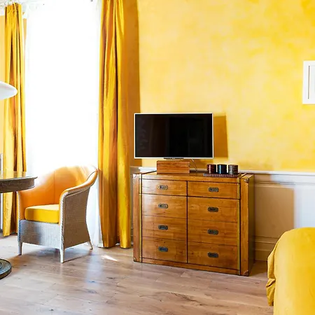 לינה וארוחת בוקר D'hotes Eden Ouest 4*
