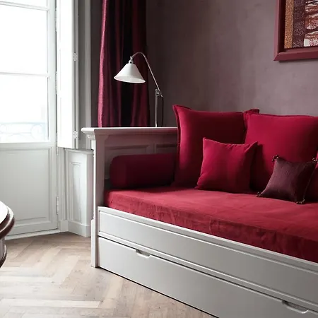 D'hotes Eden Ouest Bed & Breakfast 2*