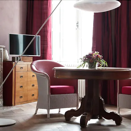 D'hotes Eden Ouest Bed & Breakfast 4*