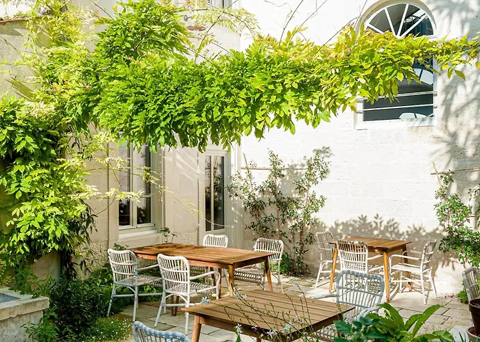 D'hotes Eden Ouest Bed & Breakfast